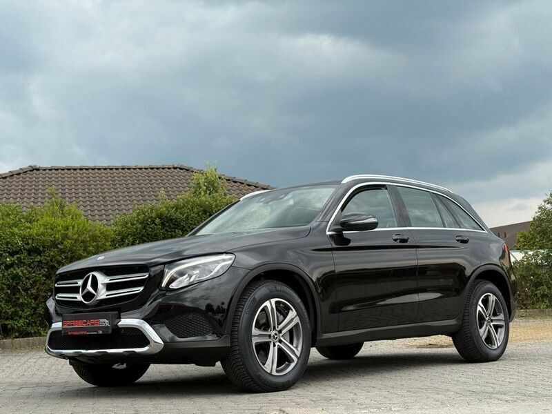 Schwarz Gebraucht 2018 Mercedes GLC250 SUV | 29.990 € (Fairer Preis) - Bild 1/4