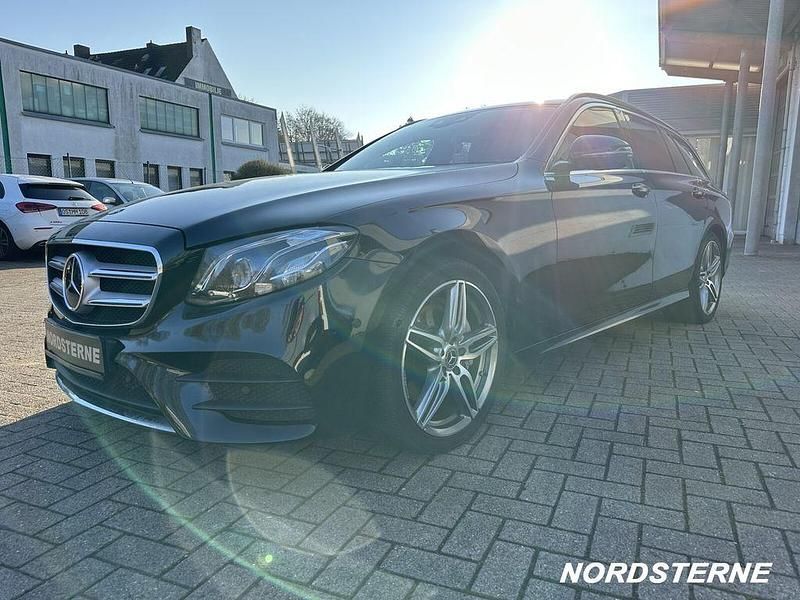 Gebraucht Mercedes E220 AMG 194 PS (142 kW) 2018 Schwarz Kombi