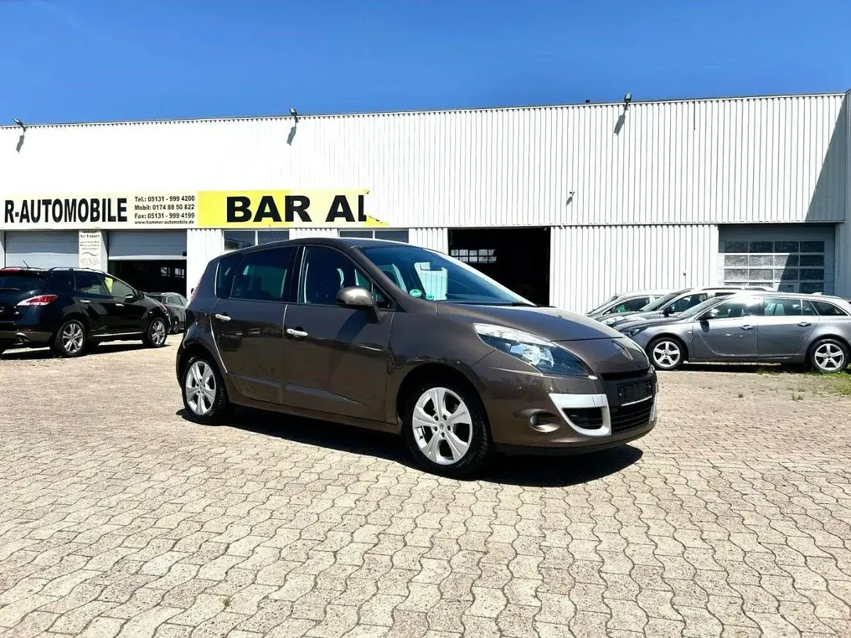 Gebraucht Renault Scénic III 140 PS (102 kW) 2010 Braun Van / Kleinbus