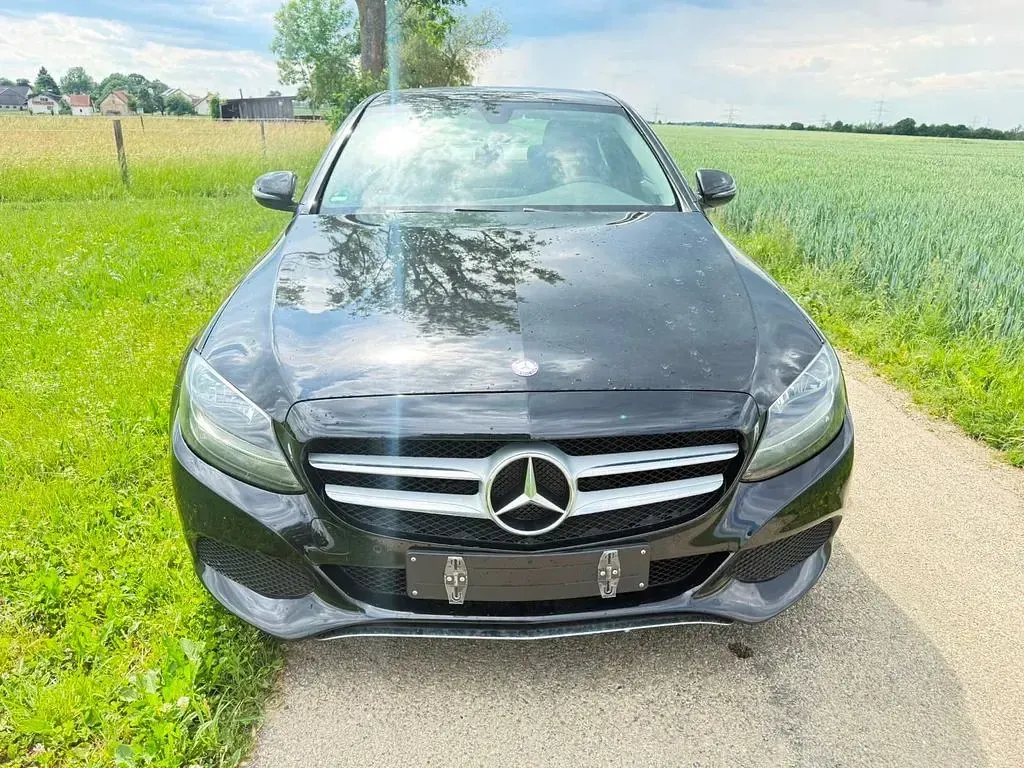 Gebraucht Mercedes C180 156 PS (114 kW) 2015 Schwarz Limousine