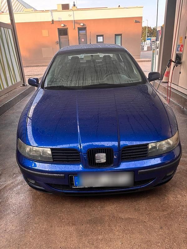 Blau Gebraucht 2001 Seat Toledo Limousine | 1.000 € (Fairer Preis) - Bild 1/4