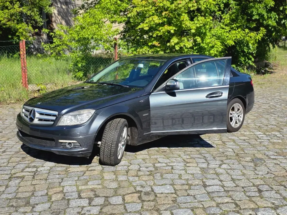 Gebraucht Mercedes C230 204 PS (150 kW) 2009 Grau Limousine