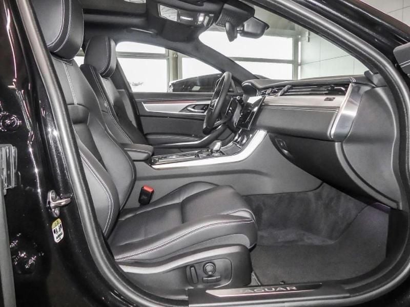 Gebraucht Jaguar XF R-Dynamic 206 PS (151 kW) 2024 Santorini black Limousine