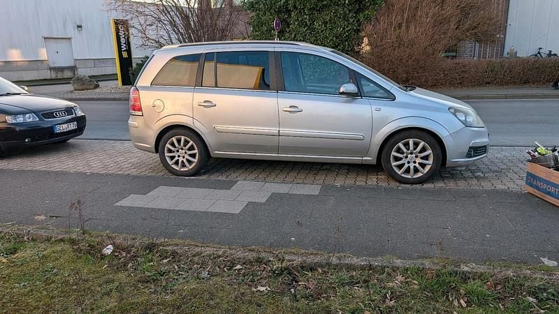 Gebraucht Opel Zafira 140 PS (102 kW) 2005 Silber Van / Kleinbus