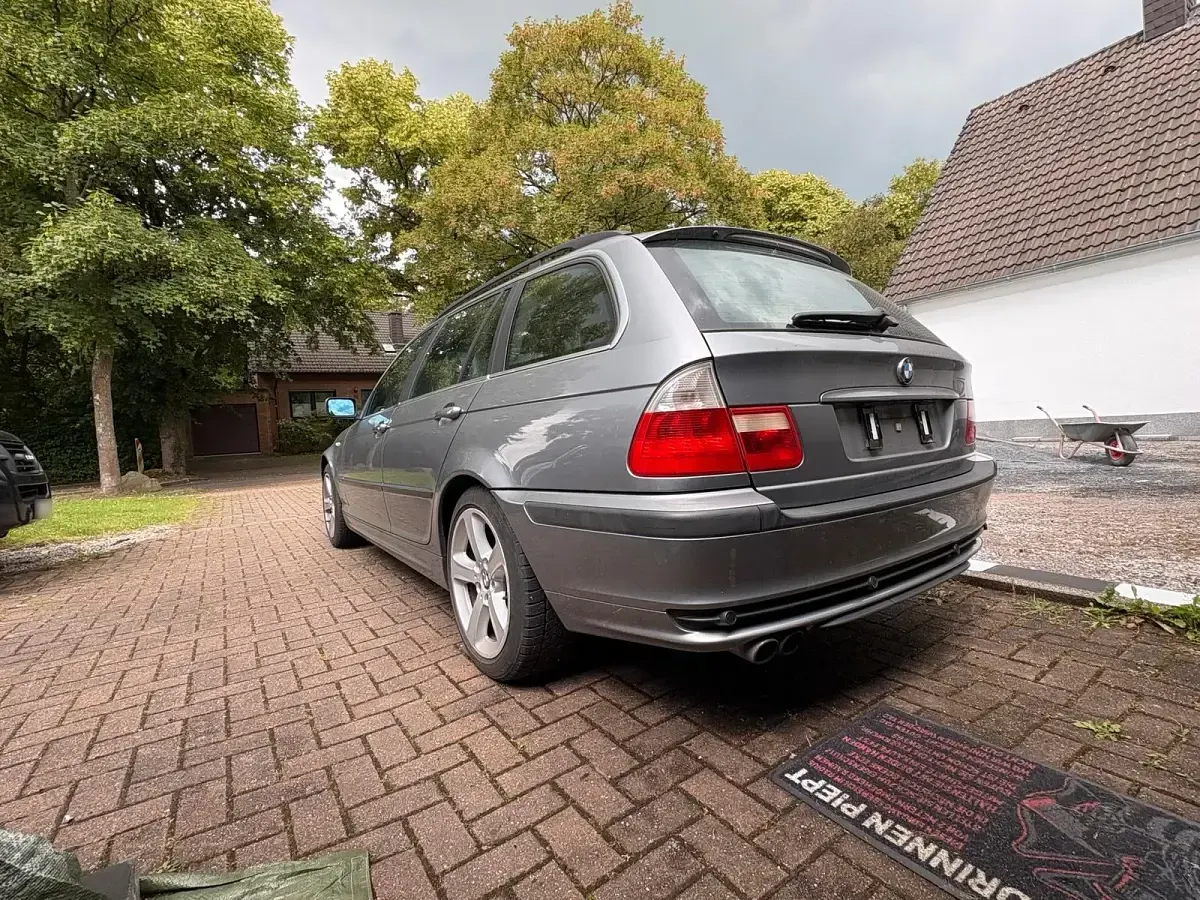 Gebraucht BMW 330 231 PS (169 kW) 2003 Grau Kombi