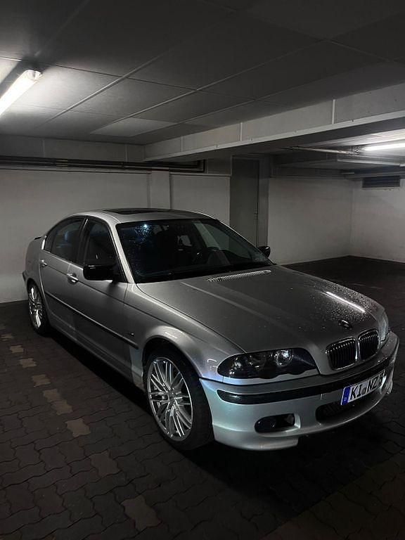 Gebraucht BMW 323 M Sport 170 PS (125 kW) 1999 Silber Limousine
