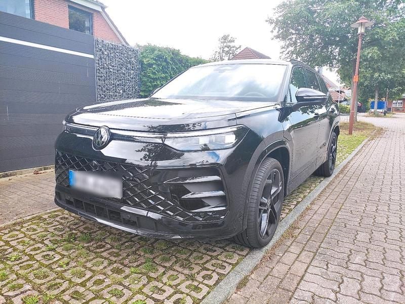 Schwarz Gebraucht 2025 VW Tayron R-line SUV | 56.900 € (Superpreis) - Bild 1/4
