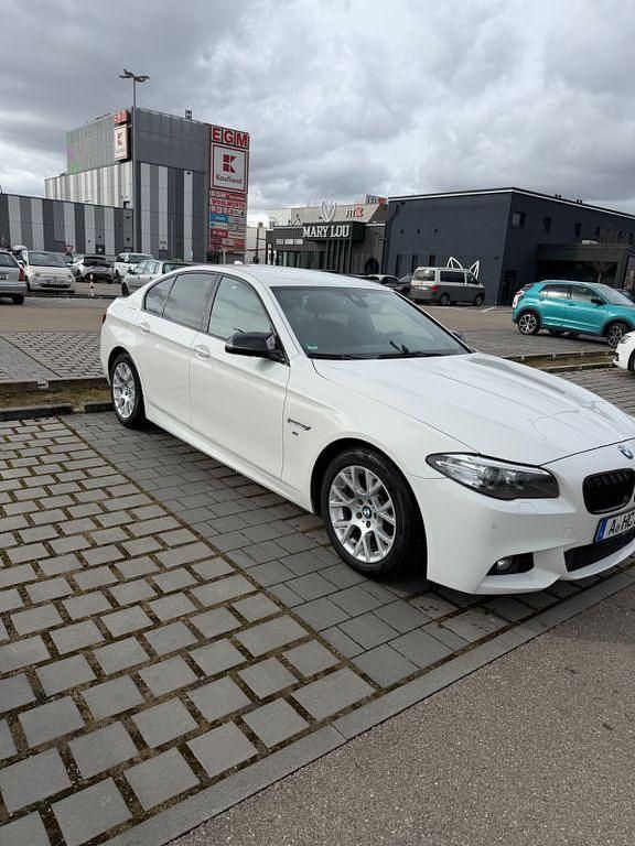 Gebraucht BMW 520 M Sport 190 PS (139 kW) 2016 Weiß Limousine