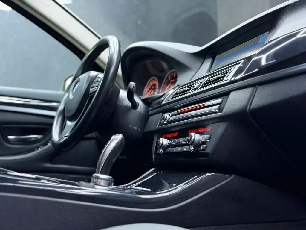 Gebraucht BMW 525 Performance 204 PS (150 kW) 2011 Silber Limousine