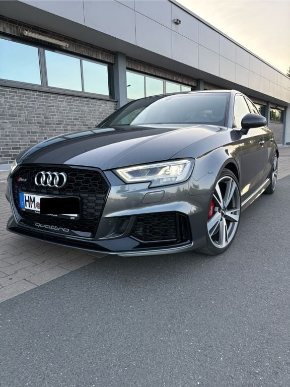 Grau Gebraucht 2018 Audi RS3 Ambiente Kleinwagen | 43.800 € (Guter Preis) - Bild 1/4