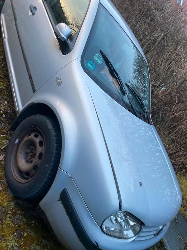 Gebraucht VW Golf IV 100 PS (73 kW) 2000 Silber Limousine