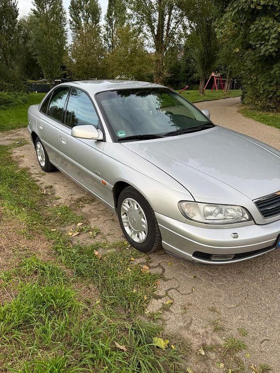 Gebraucht Opel Omega Edition 144 PS (105 kW) 2000 Silber Limousine
