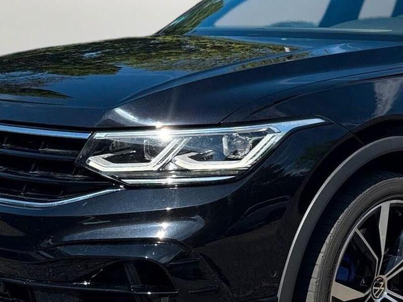 Gebraucht VW Tiguan R 320 PS (235 kW) 2022 Black metallic SUV