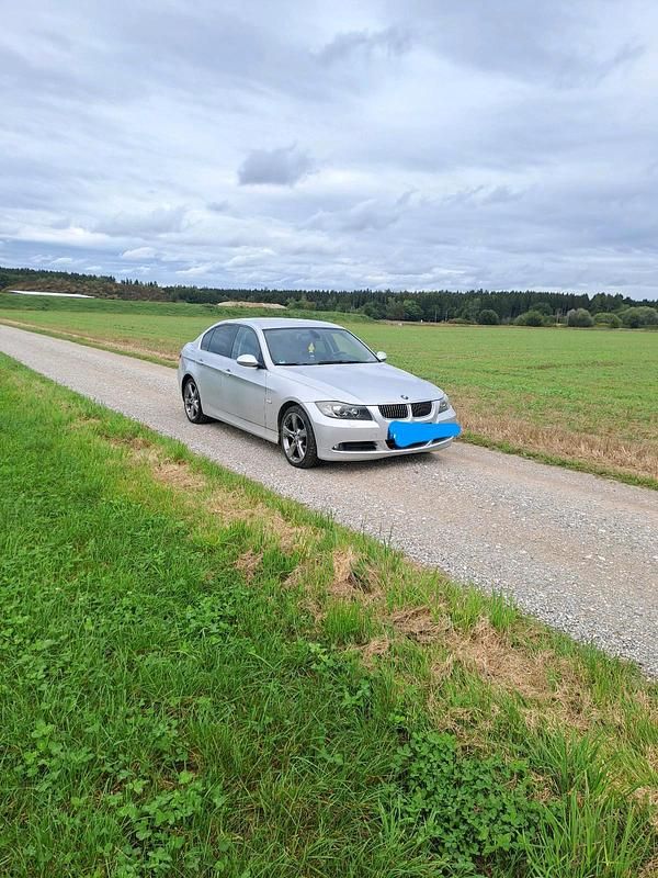 Gebraucht BMW 325 218 PS (160 kW) 2008 Limousine
