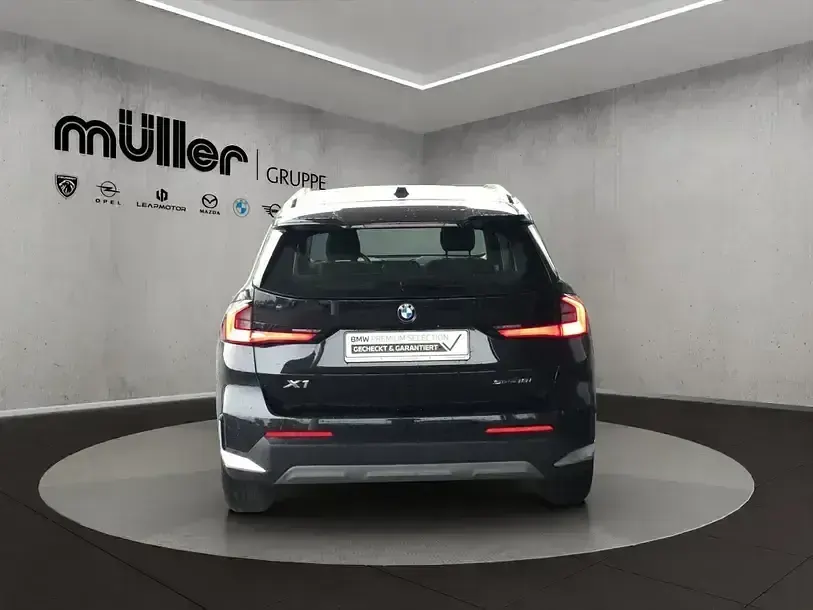 Gebraucht BMW X1 Shadowline 136 PS (100 kW) 2024 Saphirschwarz SUV