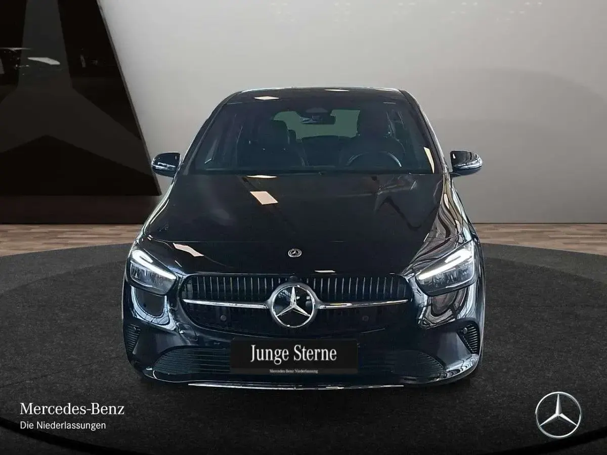Gebraucht Mercedes B180 Progressive 116 PS (85 kW) 2025 Kosmosschwarz Kleinwagen