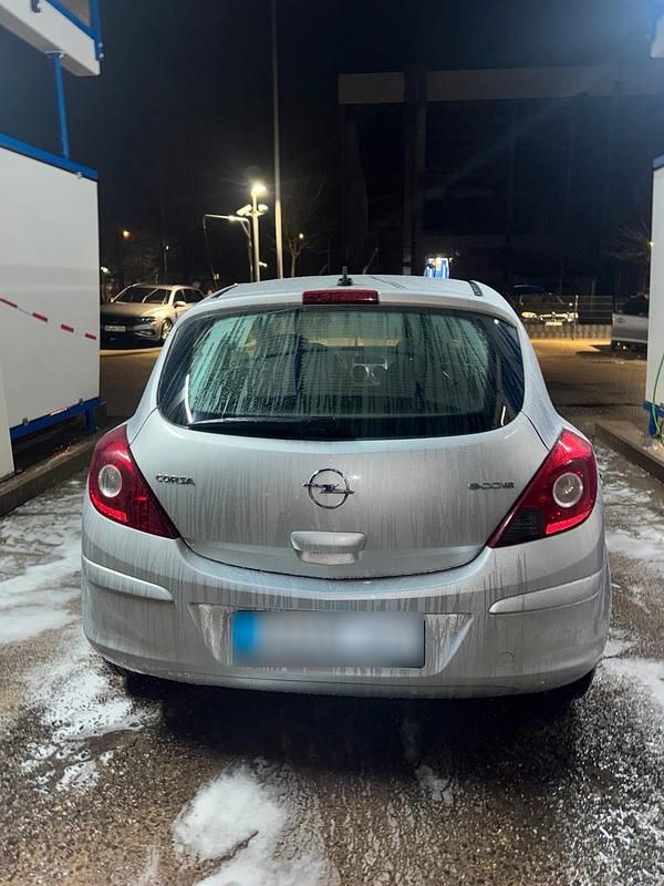 Gebraucht Opel Corsa 69 PS (50 kW) 2010 Silber Kleinwagen