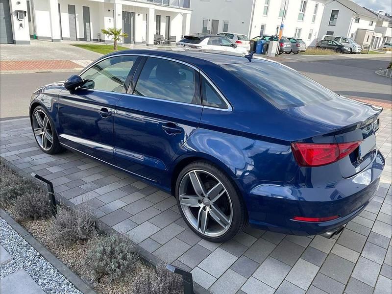 Gebraucht Audi A3 S-Line 150 PS (110 kW) 2015 Blau Limousine