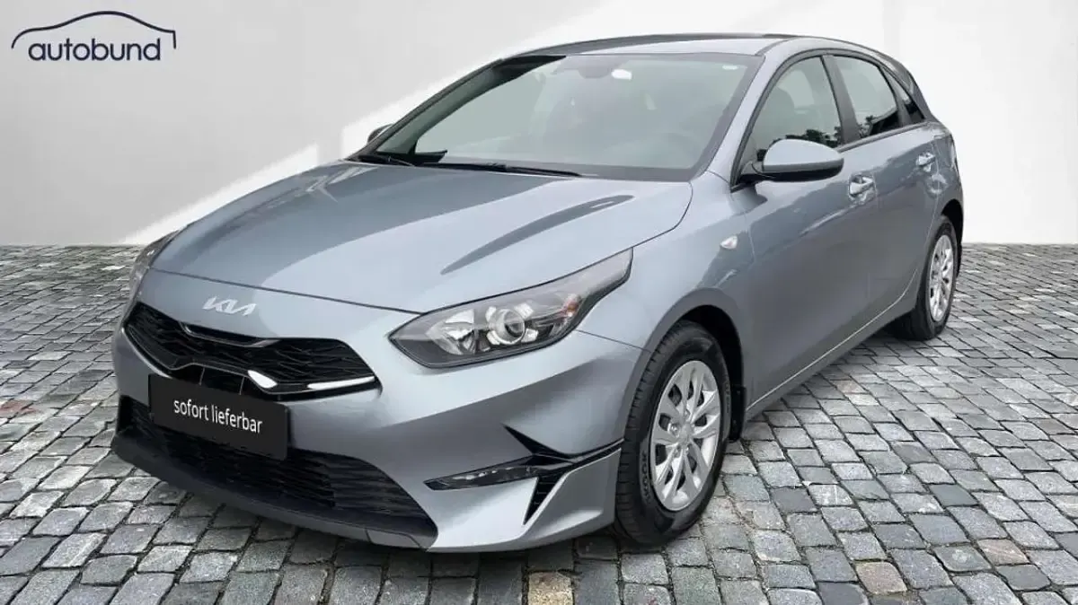 Käytetty Kia Ceed Best 140 HP (102 kW) 2025 Viistoperä