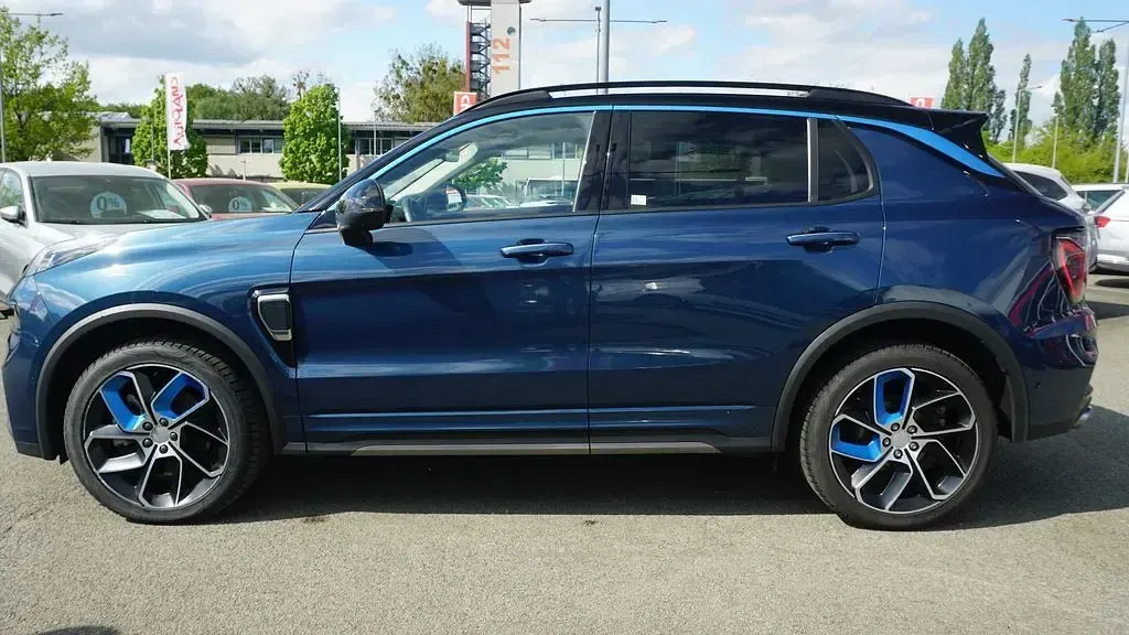Second-hand Lynk & Co 01 261 CP (191 kW) 2022 Albastru SUV