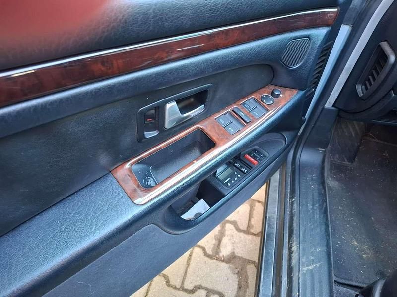 Gebraucht Audi A8 230 PS (169 kW) 1998 Silber Limousine