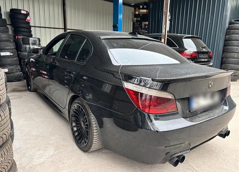 Gebraucht BMW 525 240 PS (176 kW) 2005 Schwarz Limousine