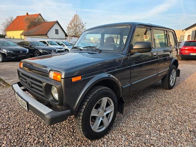 Gebraucht Lada Taiga 83 PS (61 kW) 2019 Grau SUV