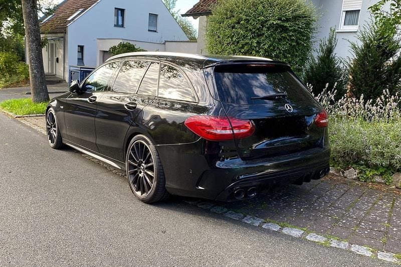 Schwarz Gebraucht 2016 Mercedes C43 AMG AMG Kombi | 28.250 € (Fairer Preis) - Bild 1/2