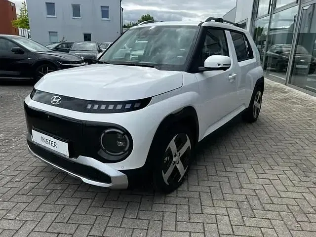 Neu Hyundai Inster Techniq 85 kW (116 PS) 2026 Atlas white Kleinwagen