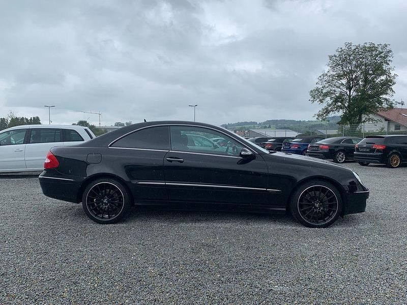 Gebraucht Mercedes CLK200 Elegance 184 PS (135 kW) 2008 Schwarz Coupé