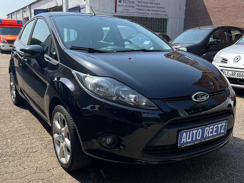 Gebraucht Ford Fiesta 82 PS (60 kW) 2012 Schwarz Kleinwagen