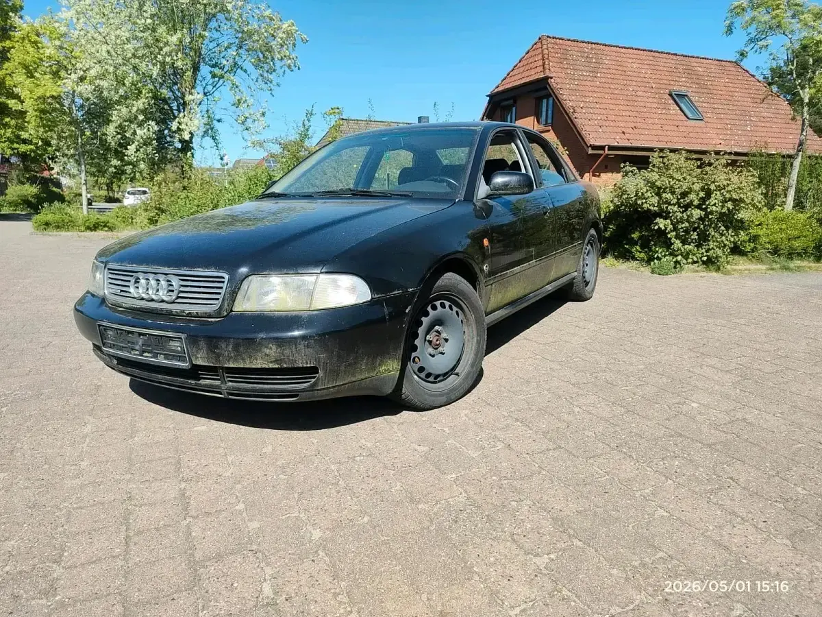 Second-hand Audi A4 150 CP (110 kW) 1994 Negru Berlinǎ