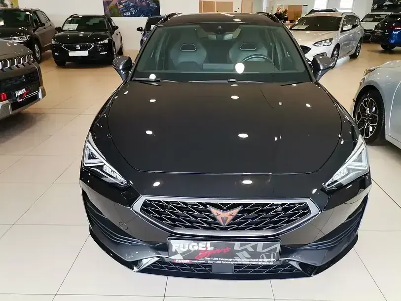 Używany Cupra Leon VZ 310 KM (228 kW) 2022 Czarny Kombi