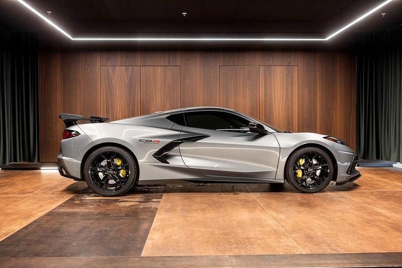 Grau Gebraucht 2022 Corvette C8 | 158.900 € - Bild 1/4