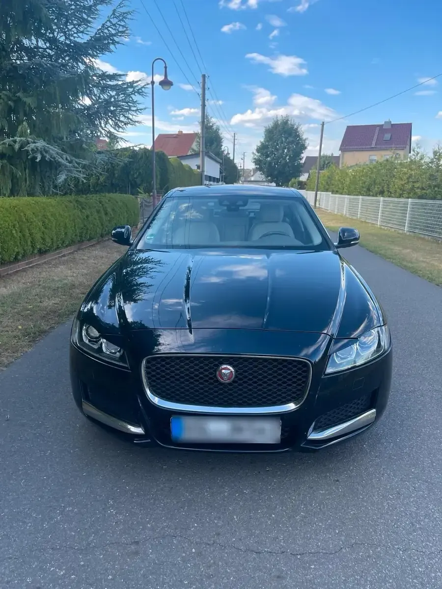 Gebraucht Jaguar XF 170 PS (125 kW) 2017 Schwarz Limousine