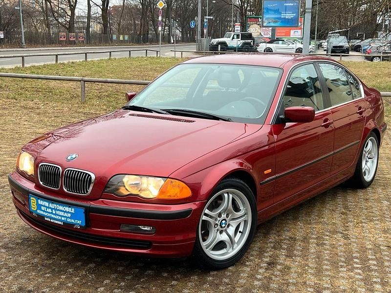 Rot Gebraucht 1999 BMW 320 Sport Line Limousine | 10.990 € - Bild 1/4