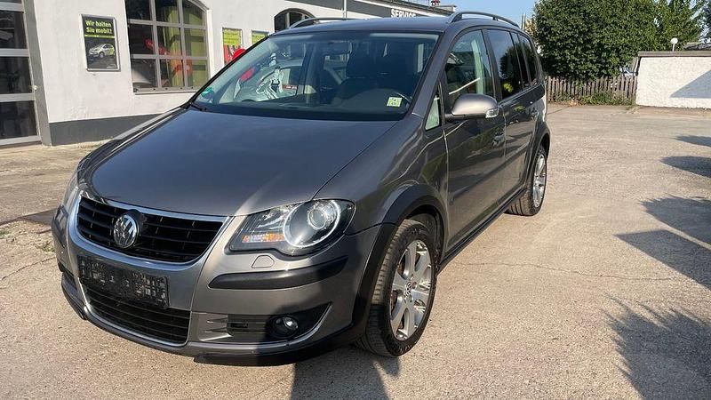 Grau Gebraucht 2008 VW Touran Cross Van / Kleinbus | 2.999 € (Fairer Preis) - Bild 1/4