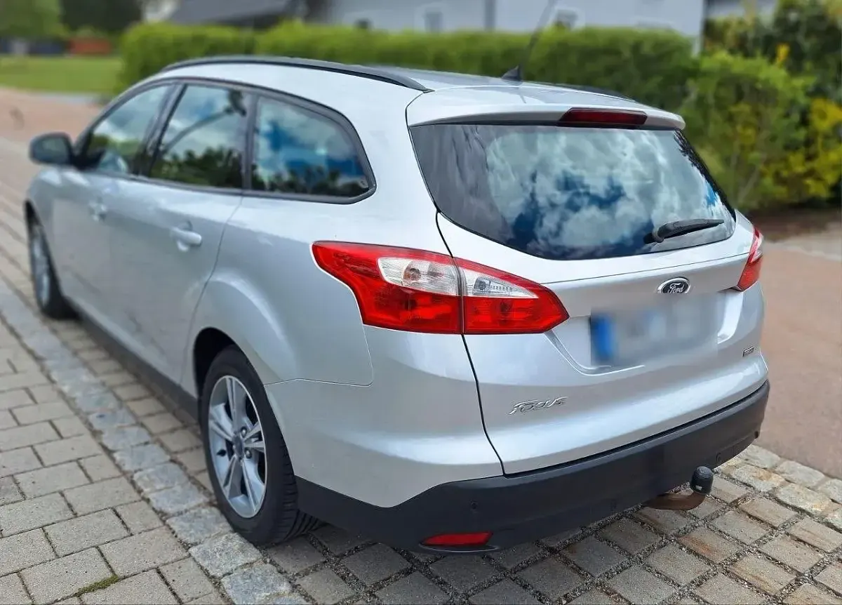 Gebraucht Ford Focus 116 PS (85 kW) 2013 Silber Kombi