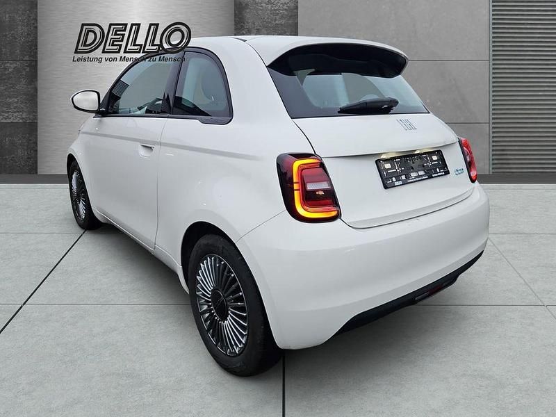 Gebraucht Fiat 500e Basis 86 kW (118 PS) 2023 Arktis weiß Kleinwagen