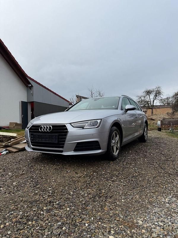 Gebraucht Audi A4 Design 150 PS (110 kW) 2018 Grau Kombi