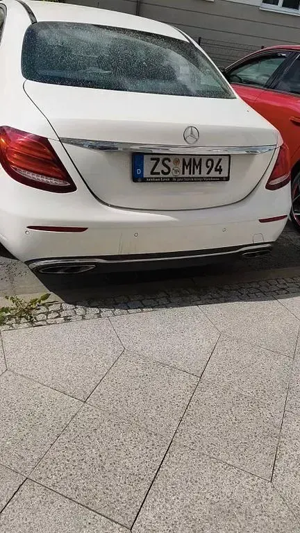 Gebraucht Mercedes E200 Avantgarde 184 PS (135 kW) 2017 Weiß Limousine