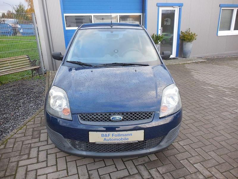 Gebraucht Ford Fiesta Basis 69 PS (50 kW) 2008 Blau Kleinwagen