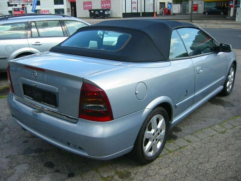 Gebraucht Opel Astra Cabriolet 147 PS (108 kW) 2001 Silber metallic Cabrio