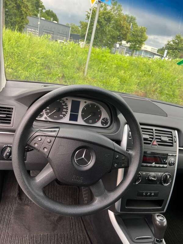 Silber Gebraucht 2007 Mercedes B170 Edition Van / Kleinbus | 3.300 € - Bild 1/4