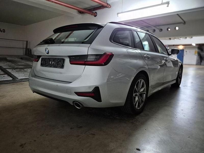 Gebraucht BMW 330 Advantage 258 PS (189 kW) 2021 Silber Kombi