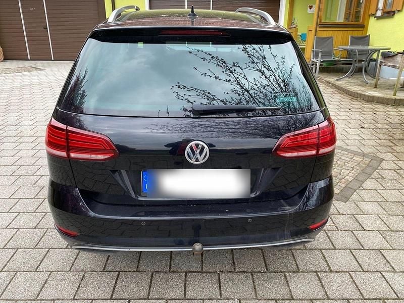 Second-hand VW Golf VII Sound 110 CP (80 kW) 2017 Negru Break