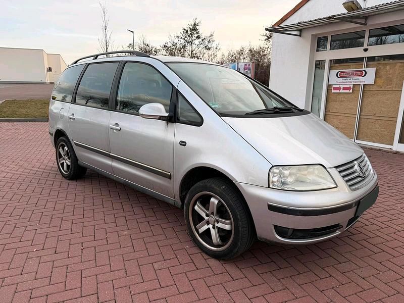Gebraucht VW Sharan 131 PS (96 kW) 2005 Silber Van / Kleinbus