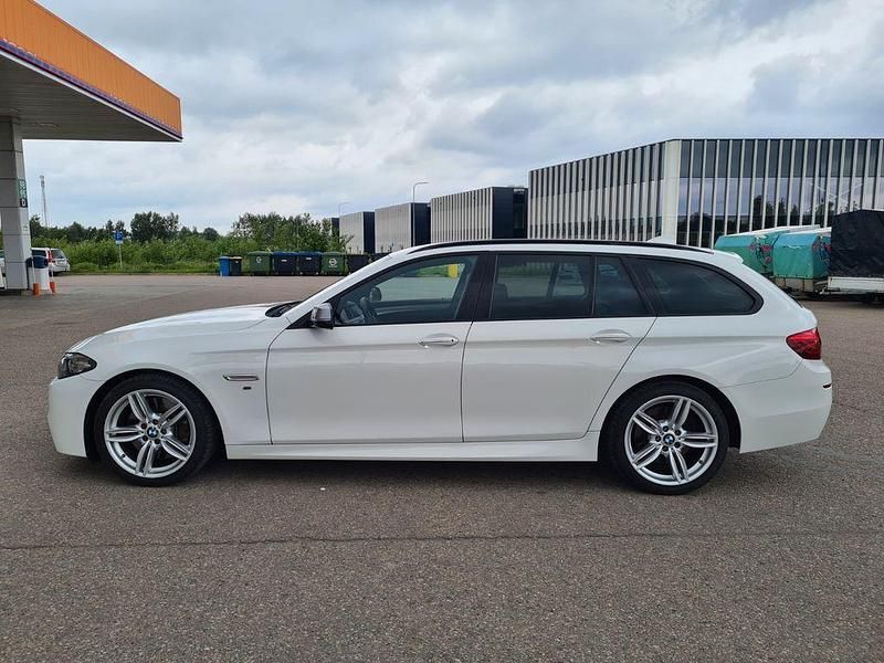 Gebraucht BMW M550 Sport Line 381 PS (280 kW) 2016 Weiß Limousine