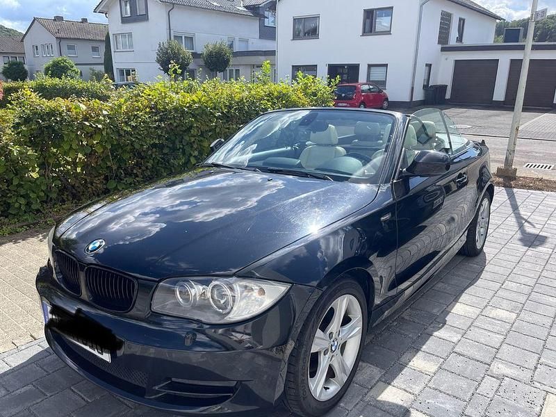 Schwarz Gebraucht 2010 BMW 120 Cabriolet Sport Line Cabrio | 7.000 € (Fairer Preis) - Bild 1/4