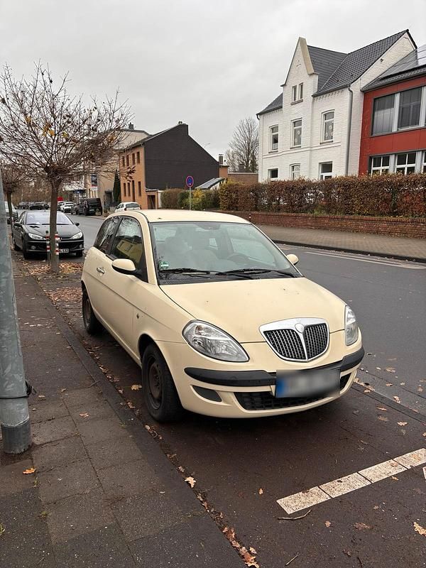 Gebraucht Lancia Ypsilon 61 PS (44 kW) 2003 Beige Kleinwagen